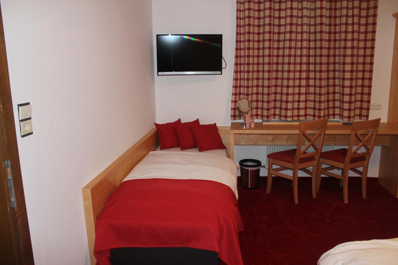 Hotel Alpenzeit Flachau Habitación foto